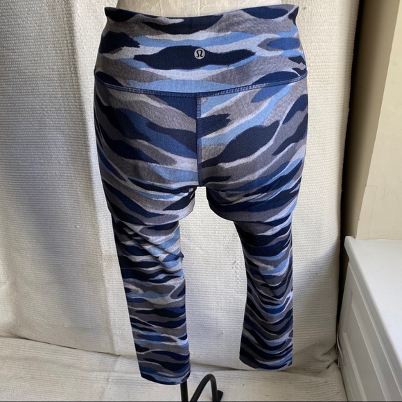 Lululemon 6 Under Camo Print Crop Leggings Tights - Picture 3 of 8